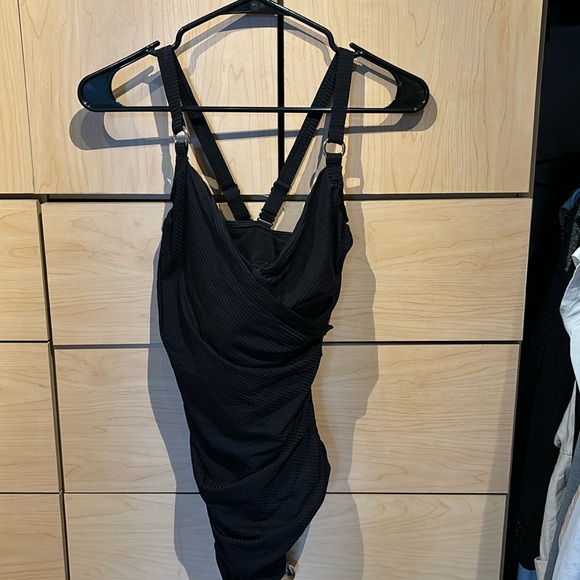 Primadonna Swim, 36DD, black one piece, fits like a size 10 - Picture 2 of 6